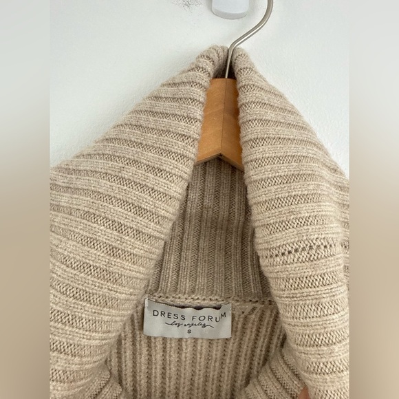 DRESS FORUM Ribbed Cream Turtleneck Sweater SIZE S - Picture 8 of 13